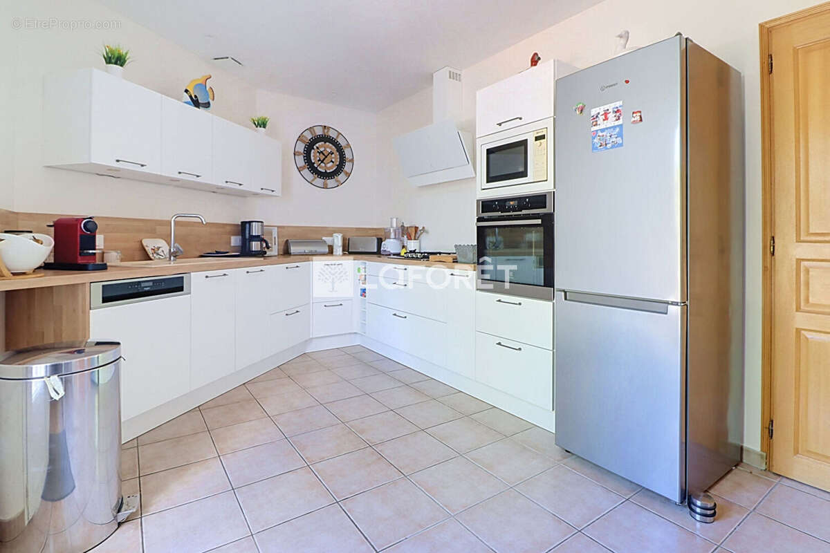 Maison familiale 165 m² - 5 chambres - grand garage -j ardin arboré et piscine - Périgny - photo 5