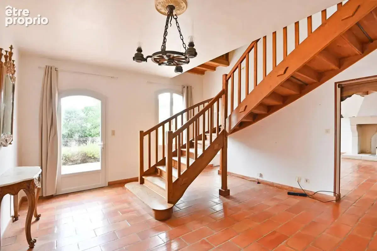 Maison de 7 pièces de 264 m² à Vauvert - photo 5