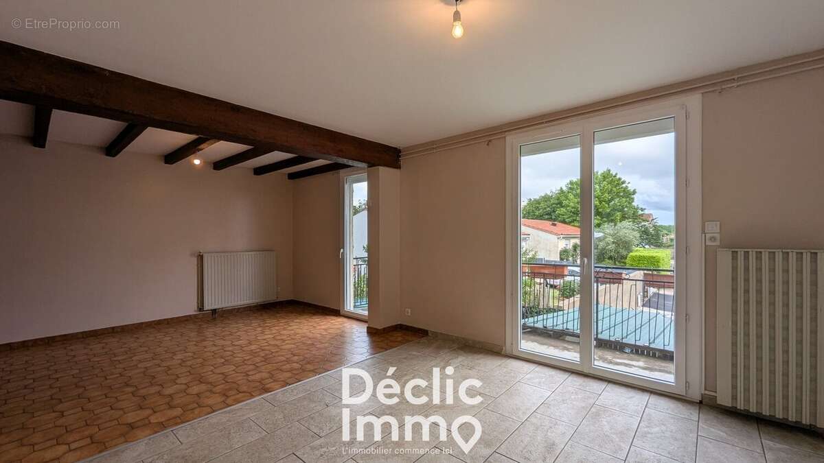Pavillon 107m² Ruelle sur Touvre - photo 4