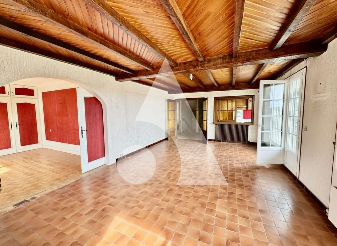 Maison à NEUFCHATEAU