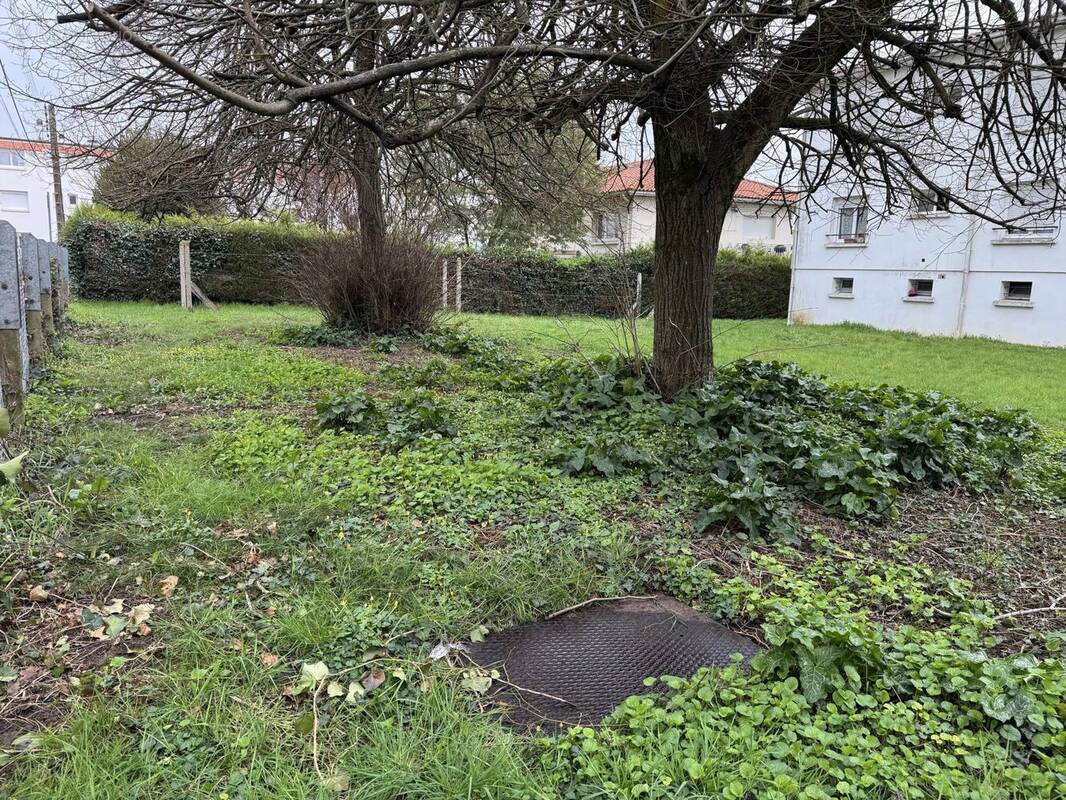 Terrain à SAINTES