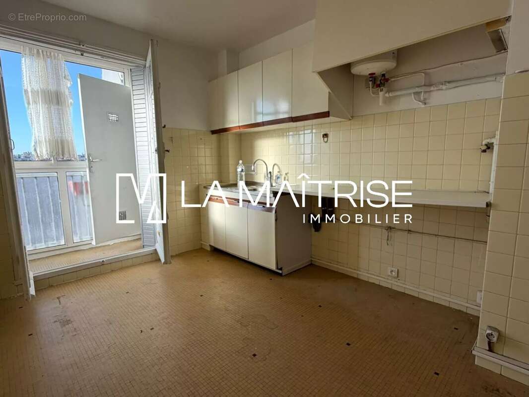Appartement 77 m² à Marseille-5e  - photo 4