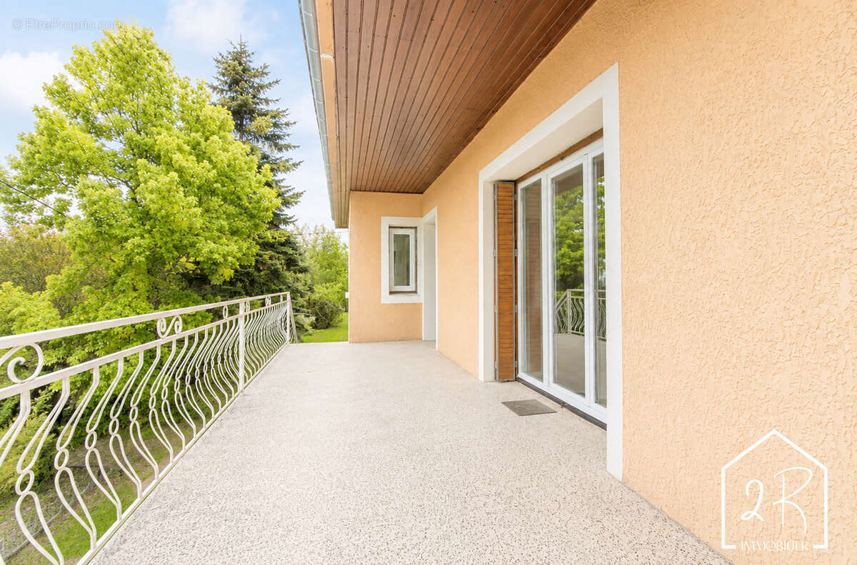 Maison individuelle 153 m2 habitables - 2000 m2 de terrain - 2 garages - photo 8