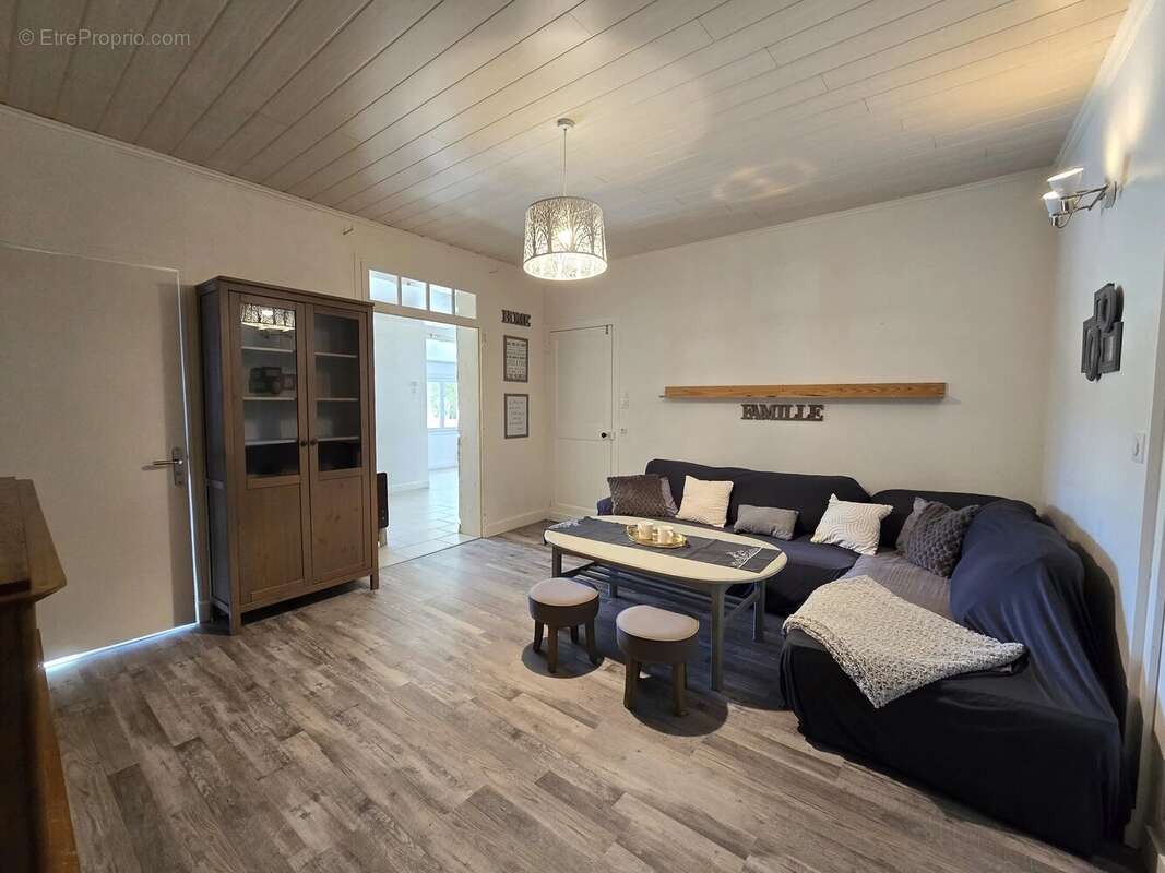 Maison à PINEUILH