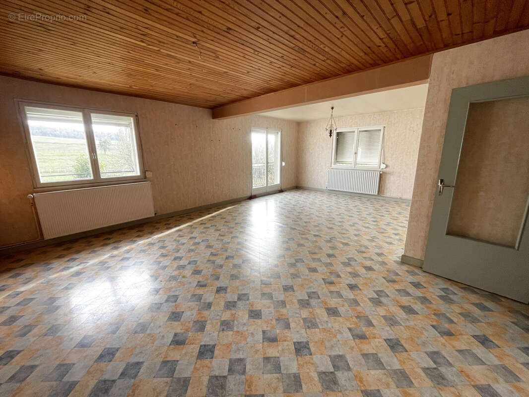 Maison à VELLECHEVREUX-ET-COURBENANS