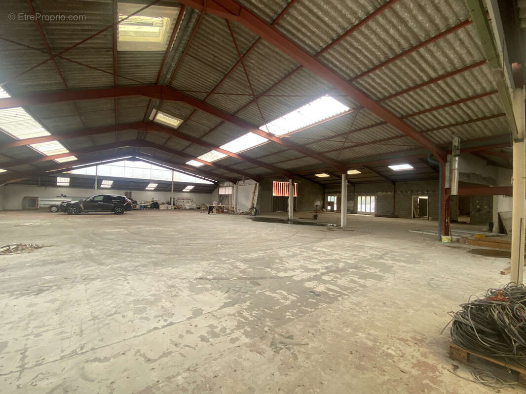 Commerce à SAINT-JUNIEN