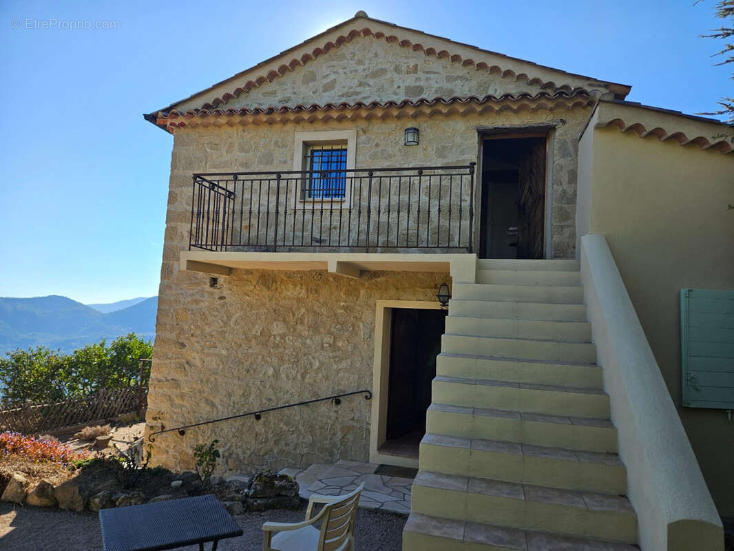 Maison à BERRE-LES-ALPES