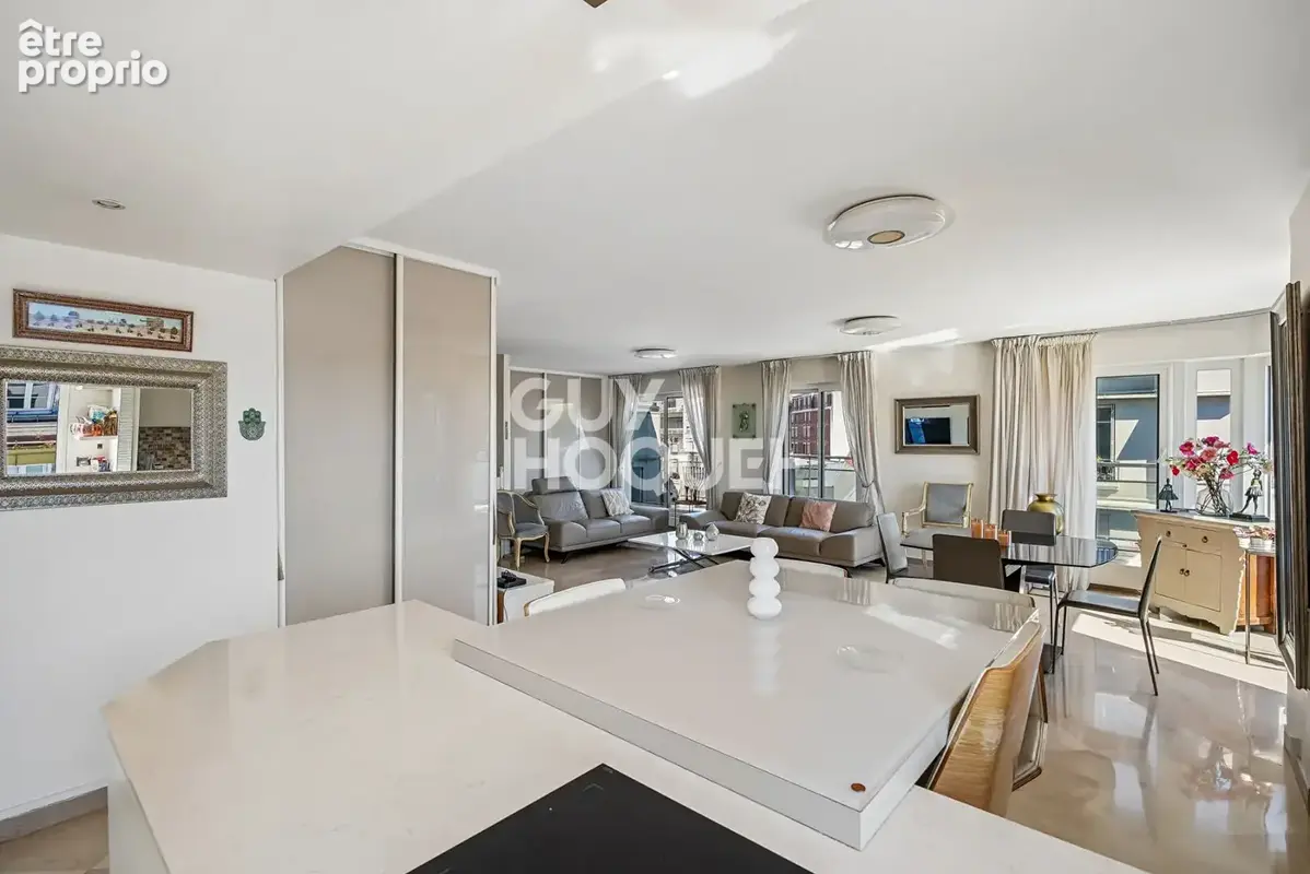 Dernier étage , T4 120m² avec terrasse et parkings - photo 4