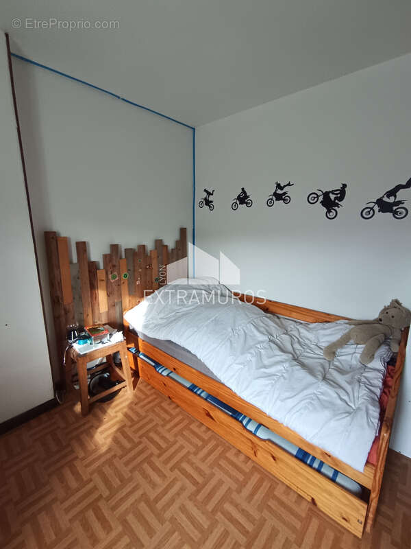 Appartement à SOURCIEUX-LES-MINES