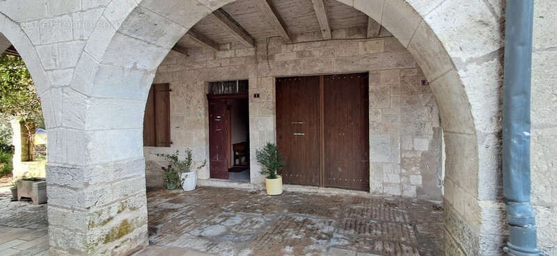 Maison à MONTPEZAT-DE-QUERCY