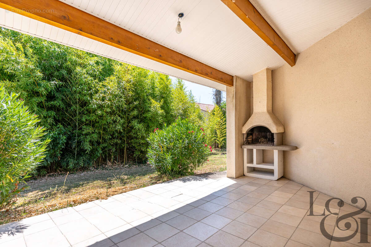 Maison plain-pied 3 chambres à Sainte-Livrade-sur-Lot - photo 6