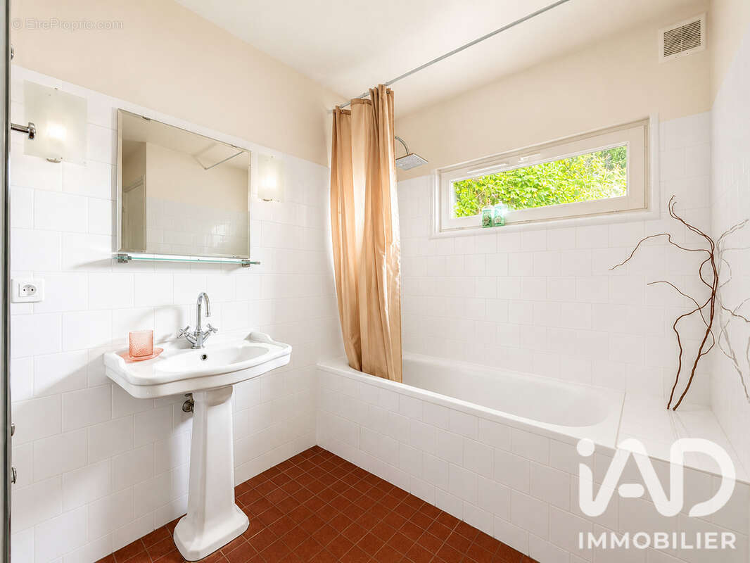 Maison 114 m² à Fatouville-Grestain  - photo 6