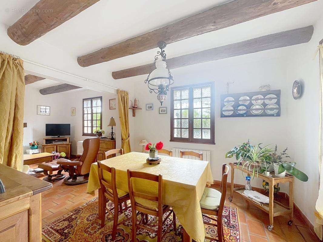 Maison à SAINT-SATURNIN-LES-AVIGNON