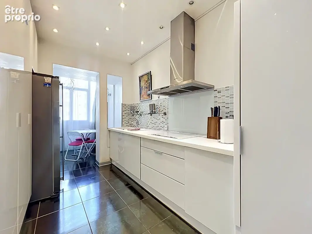 URGENT - Superbe appartement de standing aux beaux volumes - photo 2
