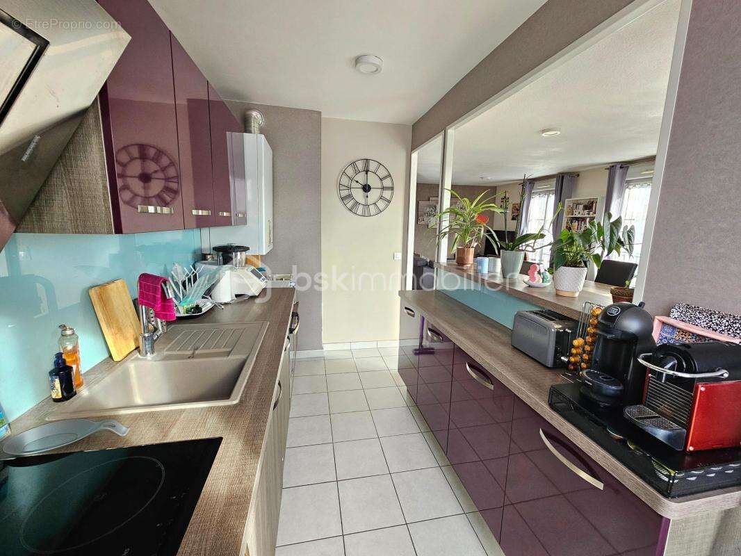 Appartement à VAUJOURS