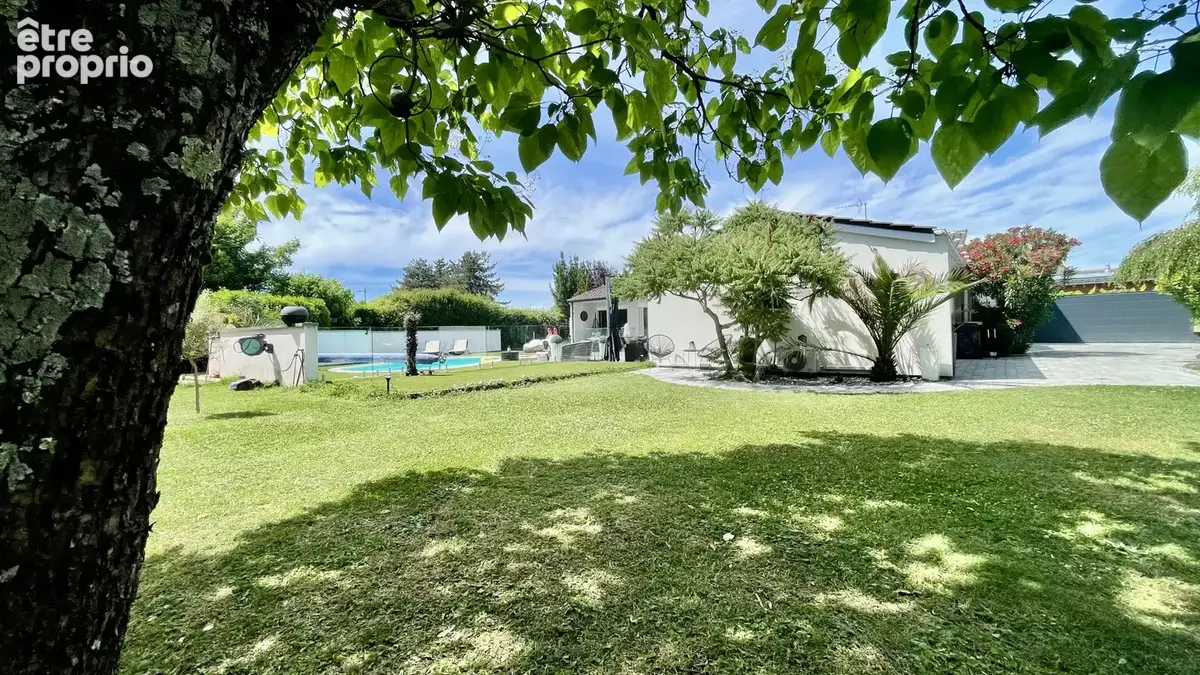 Superbe Villa familiale avec piscine, jardin paysagé et terrain de pétanque / visite virtuelle. - photo 6