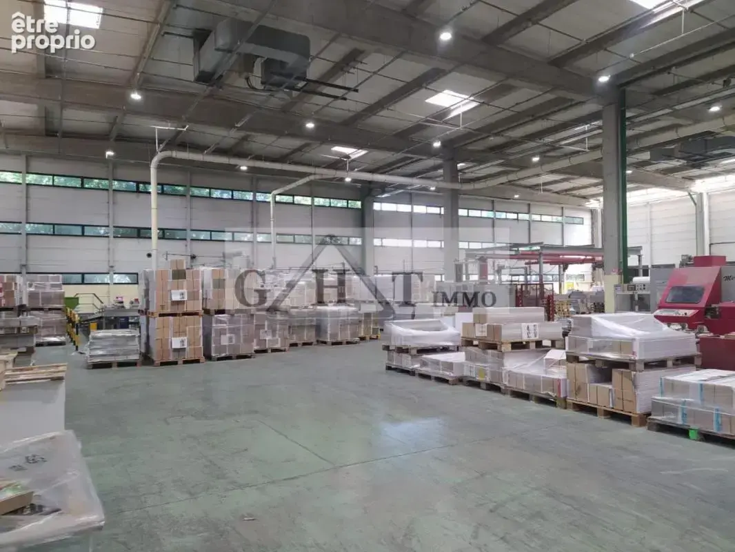 EXCLUSIVITE 3500 m² entrepot bureaux à vendre à LOGNES - photo 4