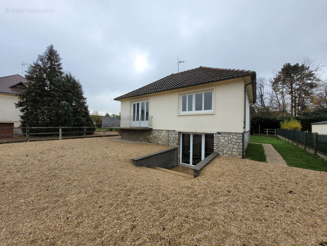 Maison à AUNEAU