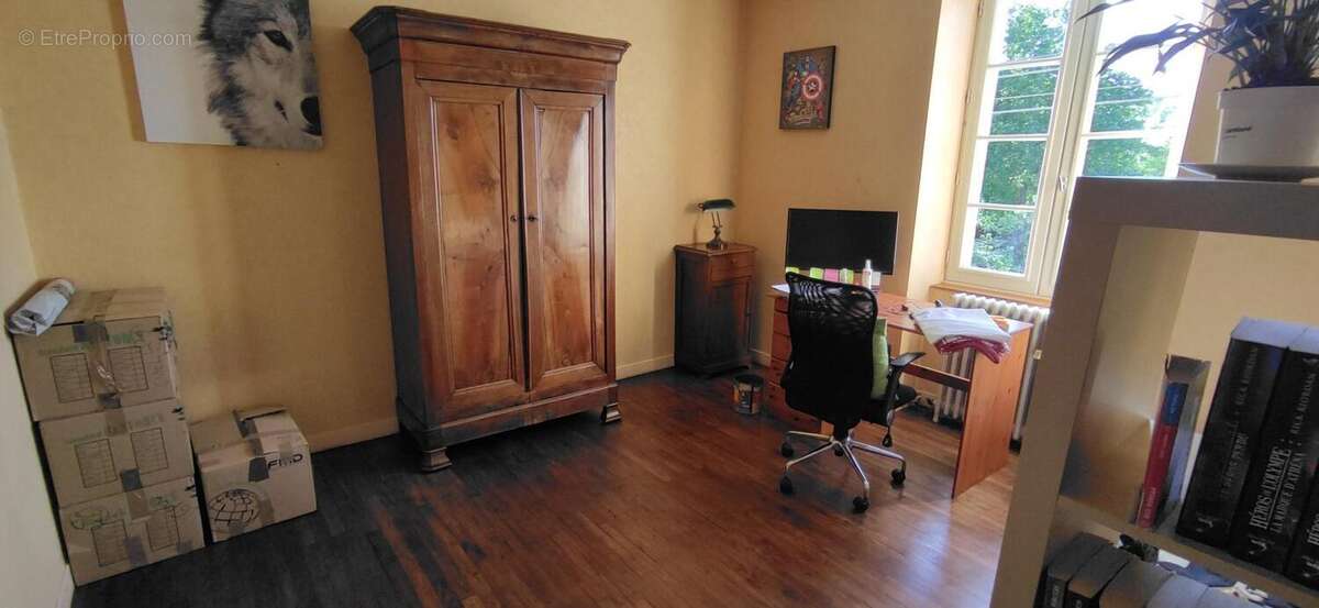 Photo 9