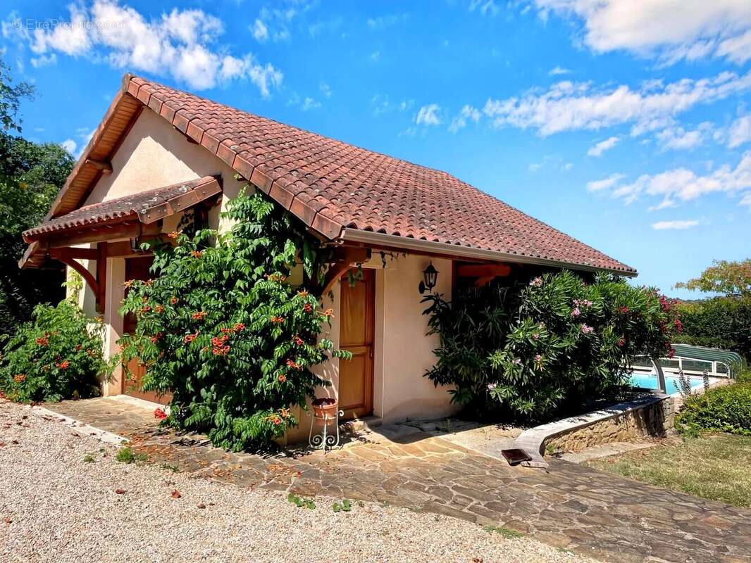 Maison familiale périgourdine contemporaine dans un cadre idyllique - photo 11