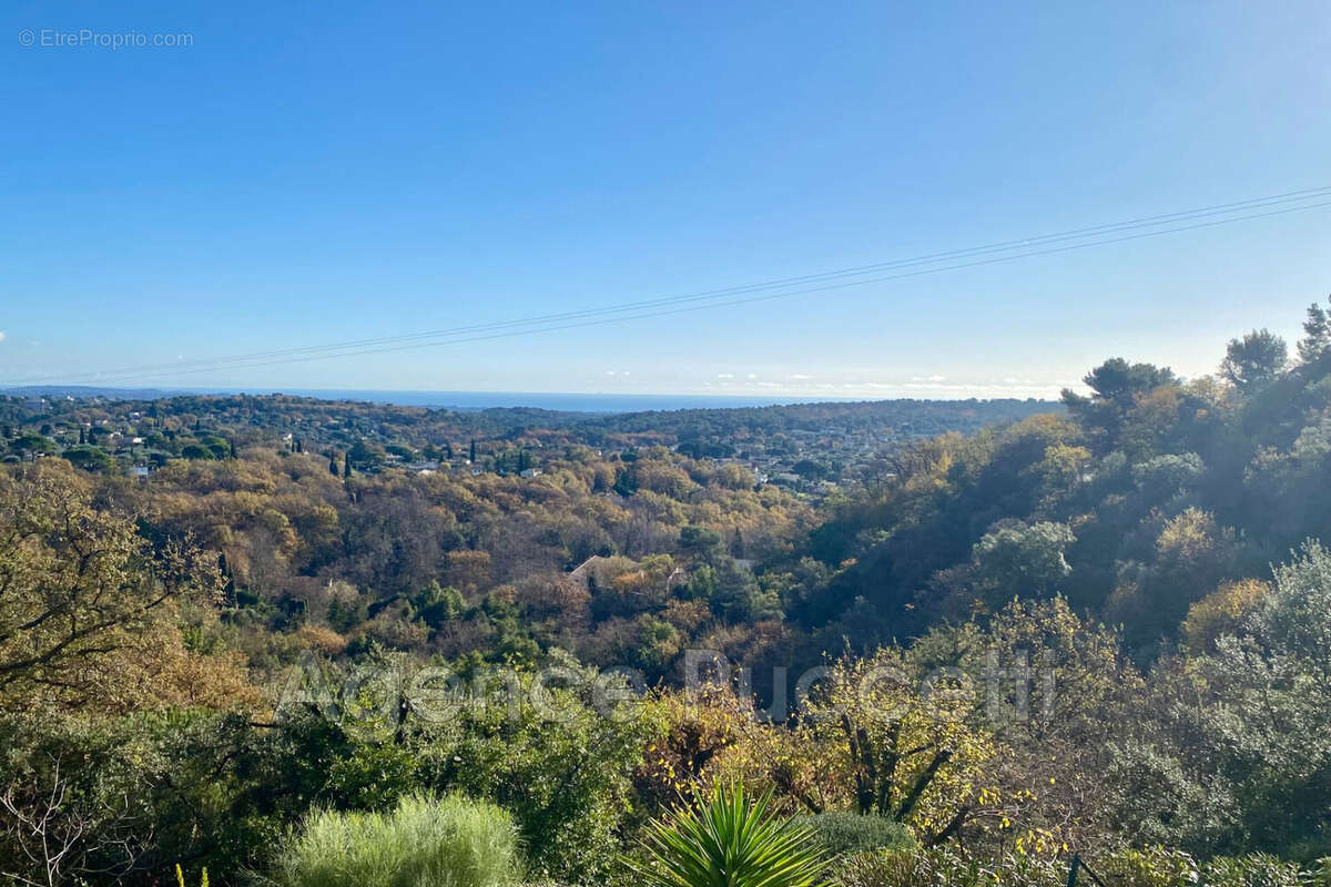 Maison à TOURRETTES-SUR-LOUP