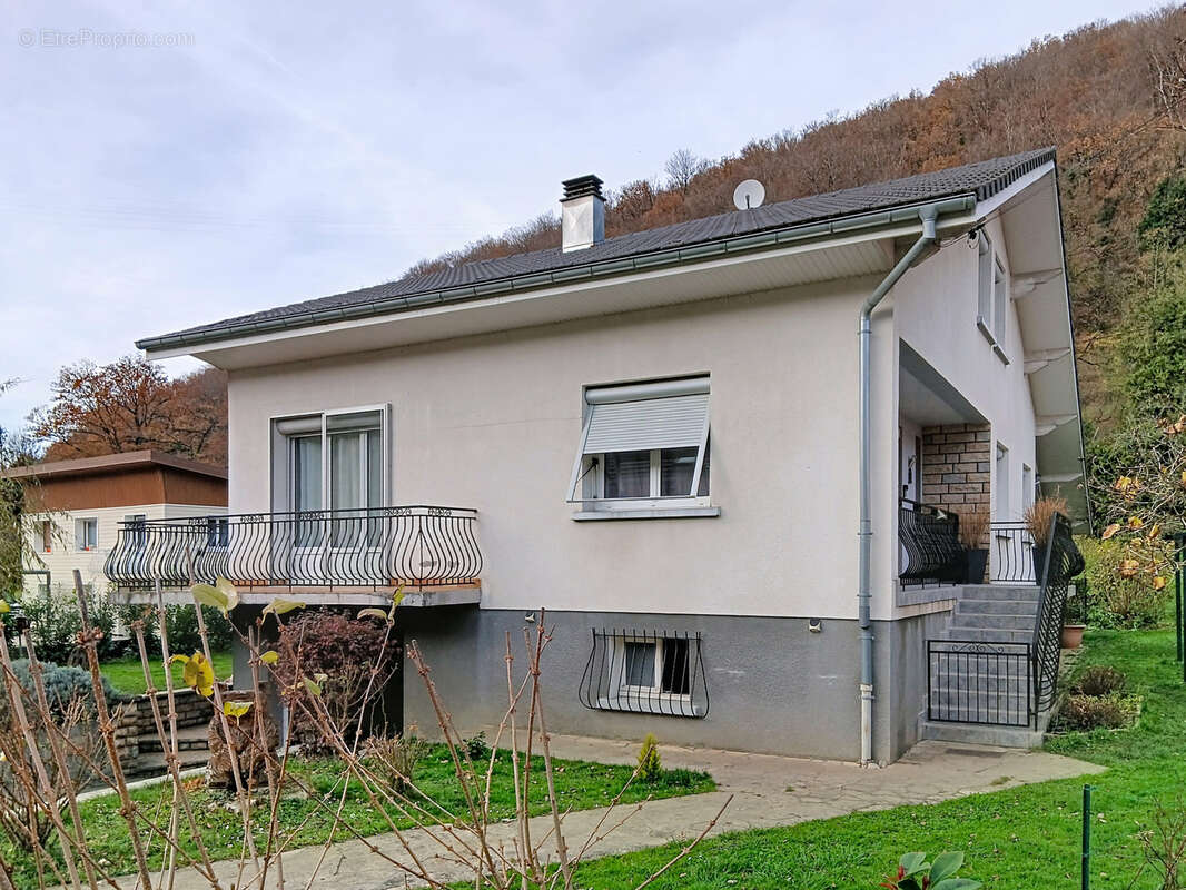 Maison à PONT-DE-ROIDE