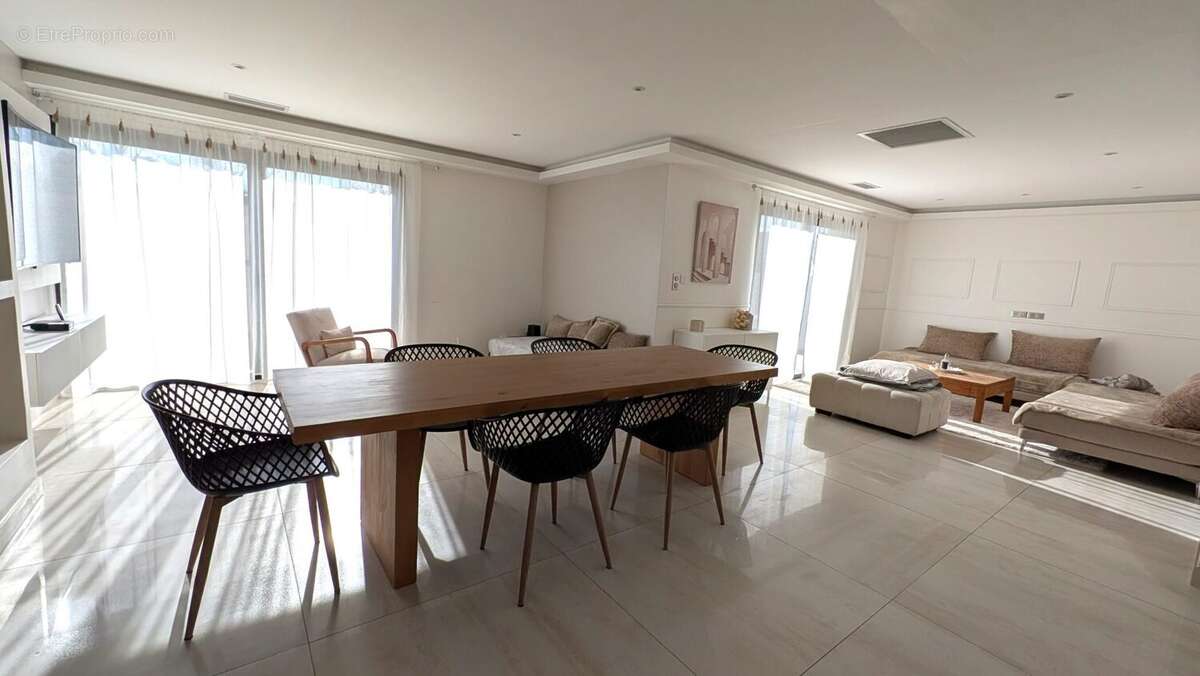 Maison à MORIERES-LES-AVIGNON