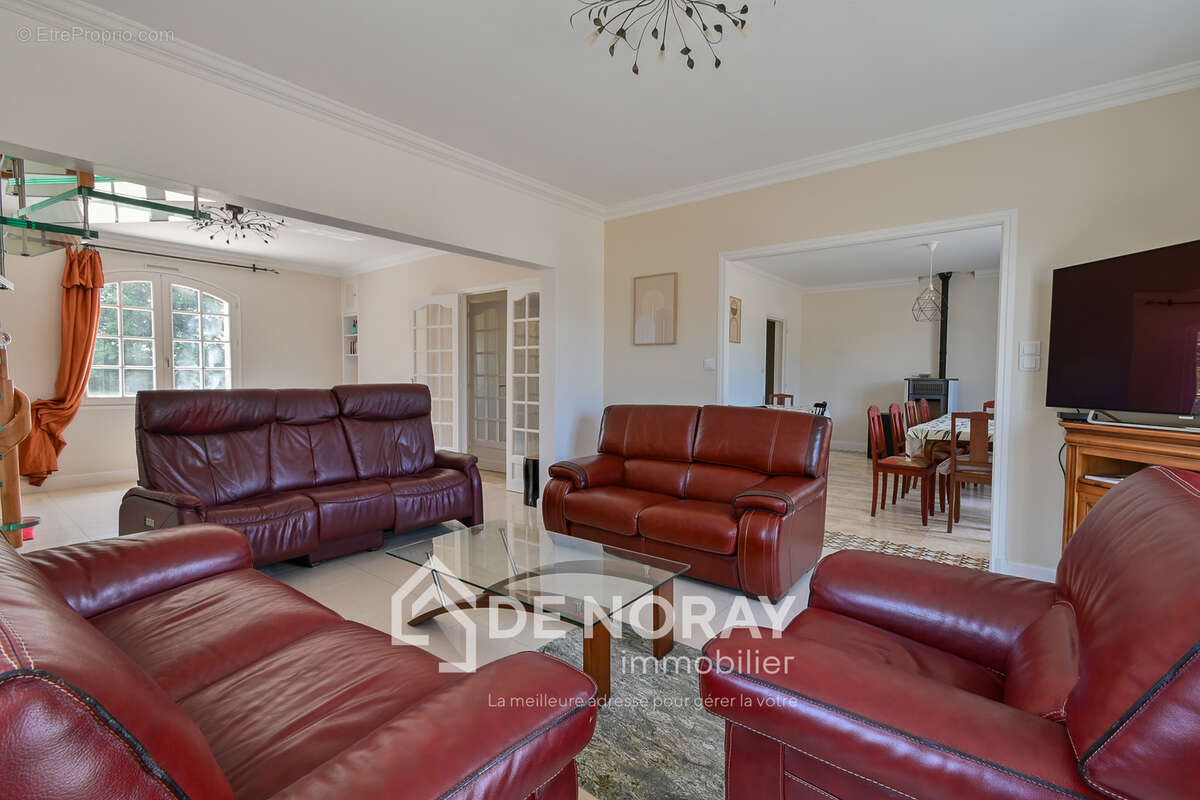 Propriété de 3 maisons + espace équestre sur 3,5 hectares - photo 12
