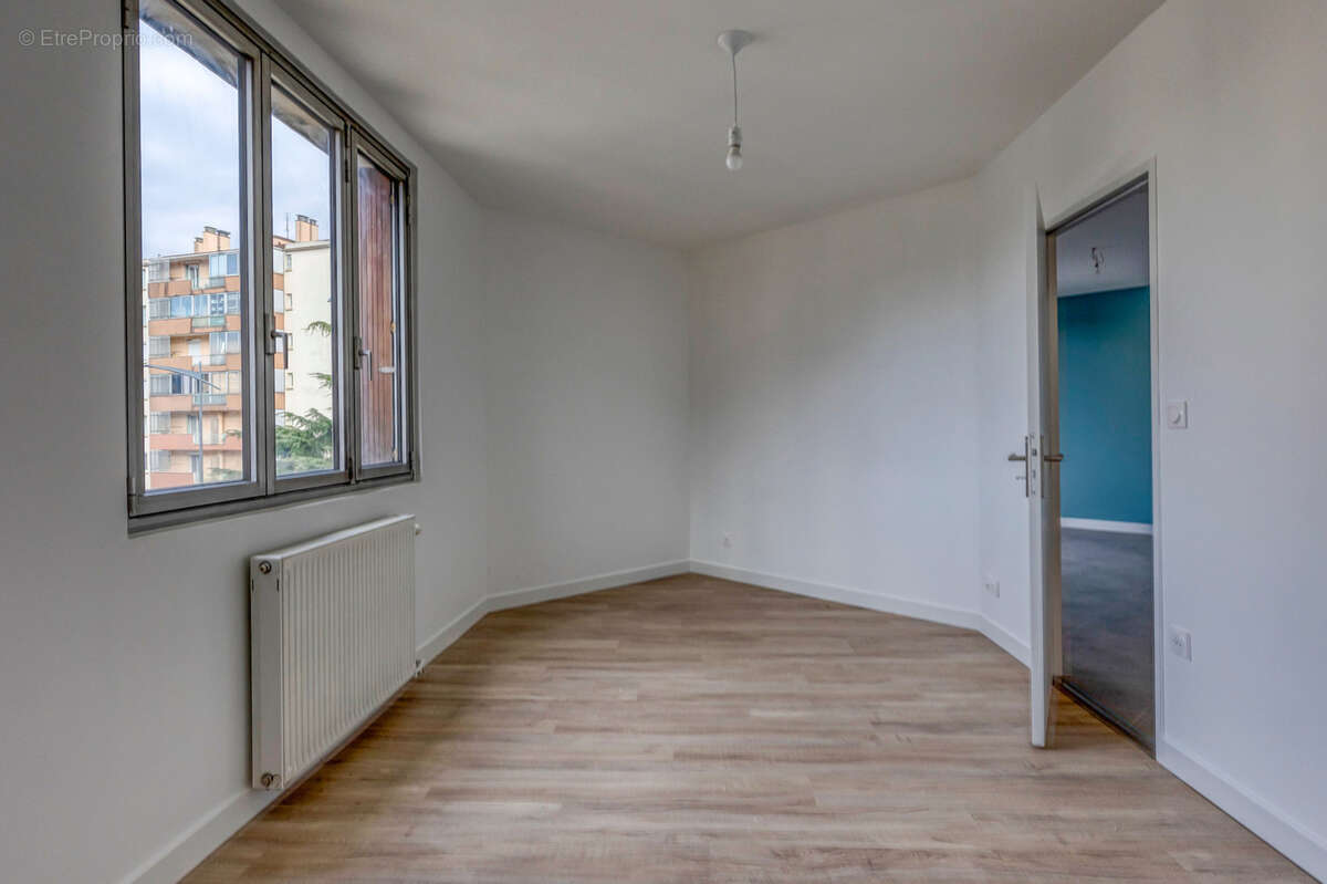 Appartement à FONTAINE