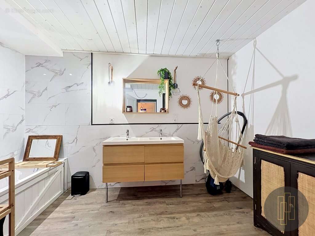 Au cœur de Villefranche Appartement 3 chambres avec terrasse - photo 8