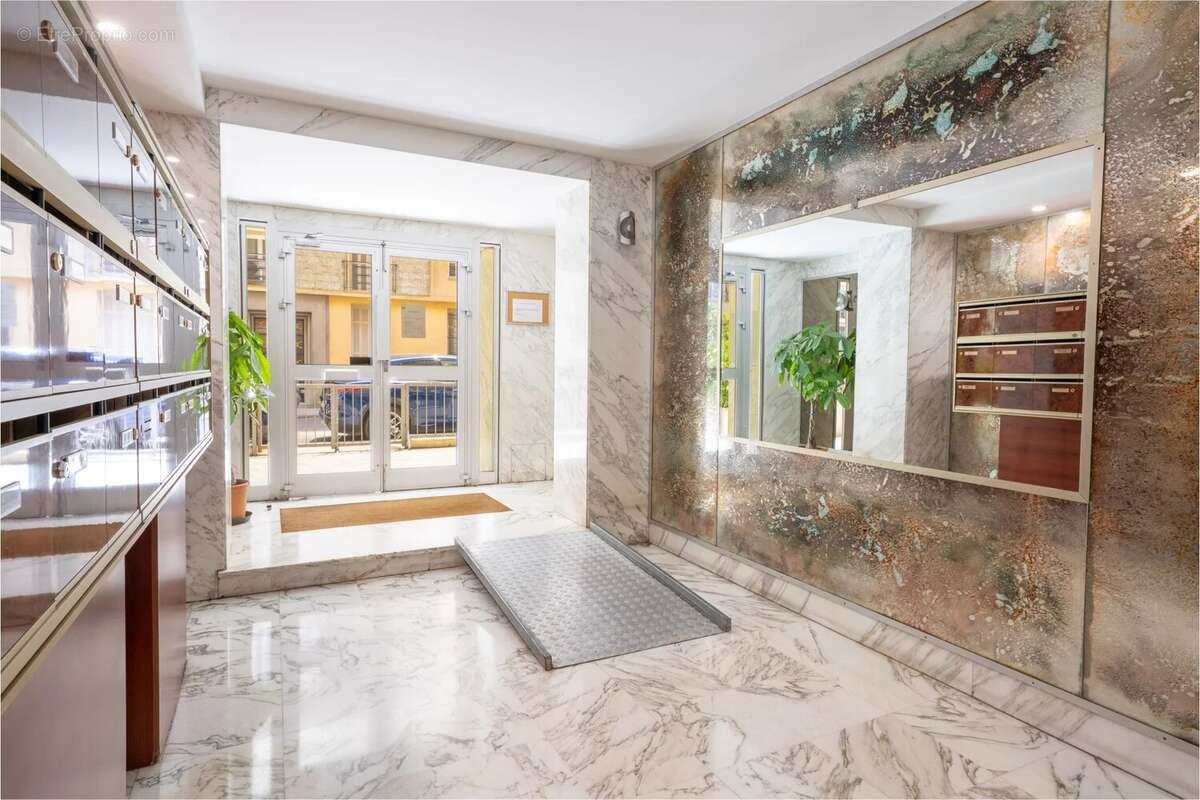 superbe 2 pièces 84m2 + terrasse 28m2 - photo 25