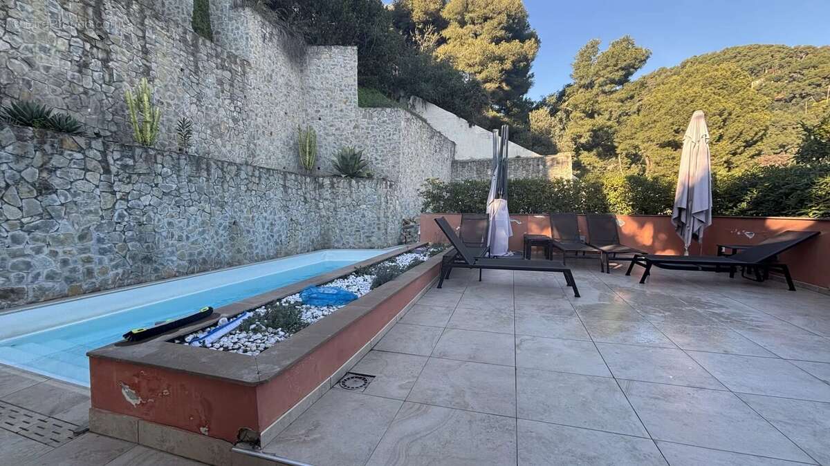 Appartement à ROQUEBRUNE-CAP-MARTIN