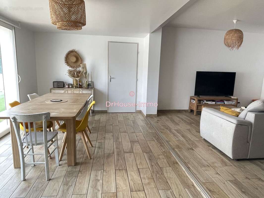 Maison à SAINT-ESTEVE