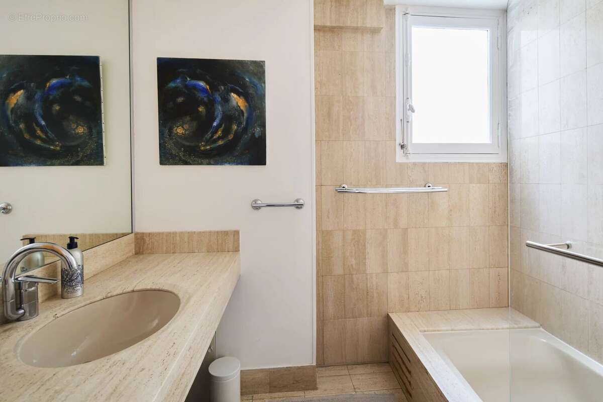 Appartement à PARIS-4E