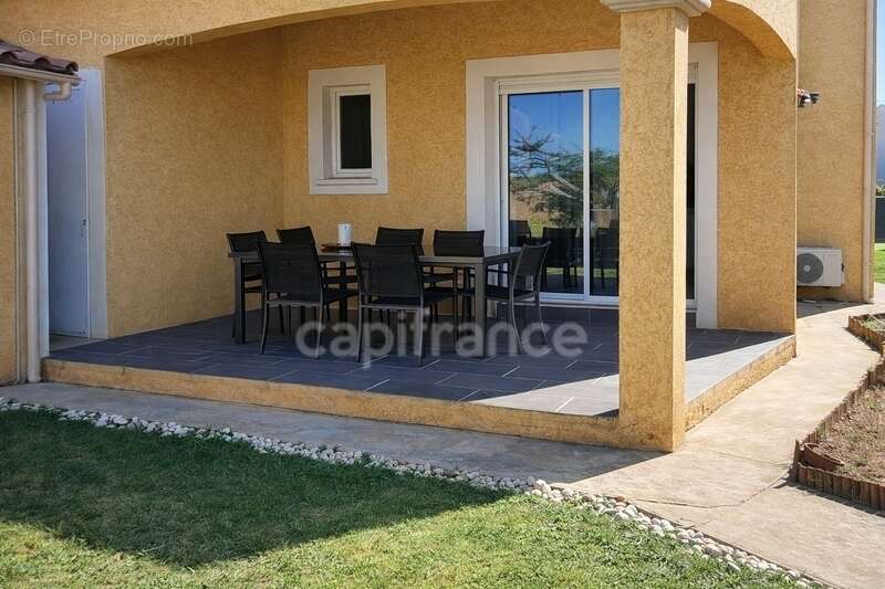 Maison à SAINT-GILLES