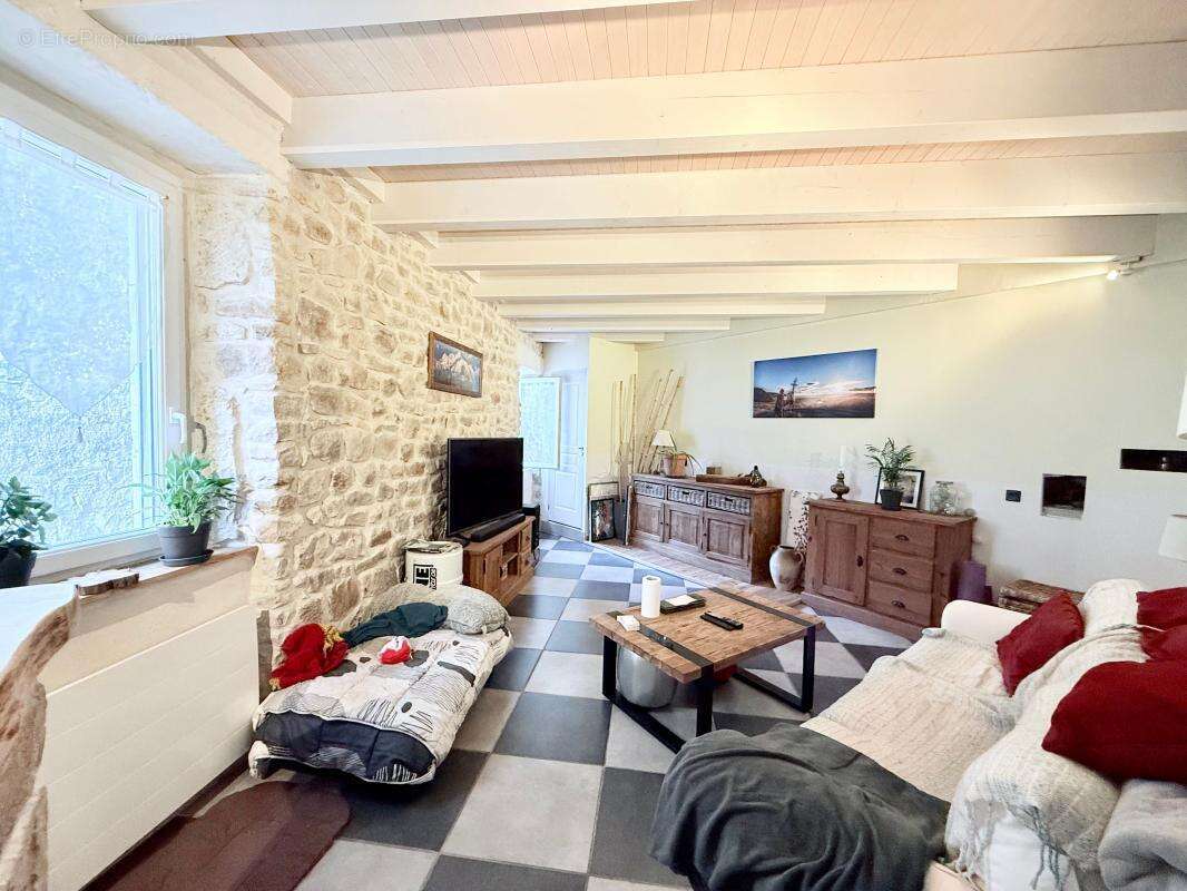 Maison à LABLACHERE