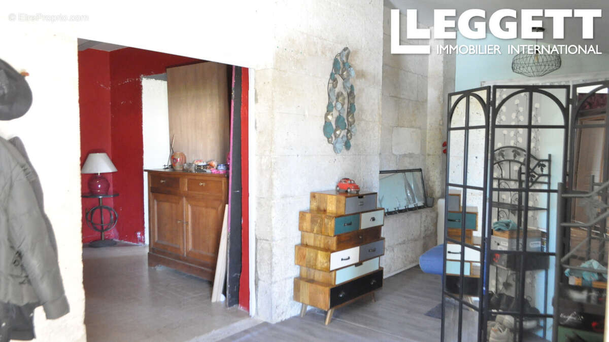 Commerce à COMBIERS