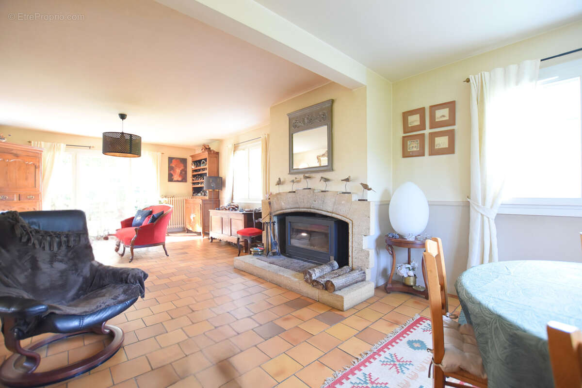 Maison à LES ESSARTS-LE-ROI