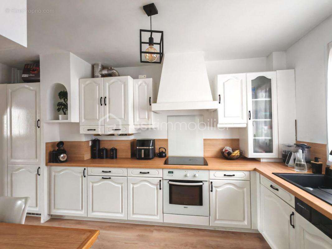 Appartement à EMERAINVILLE