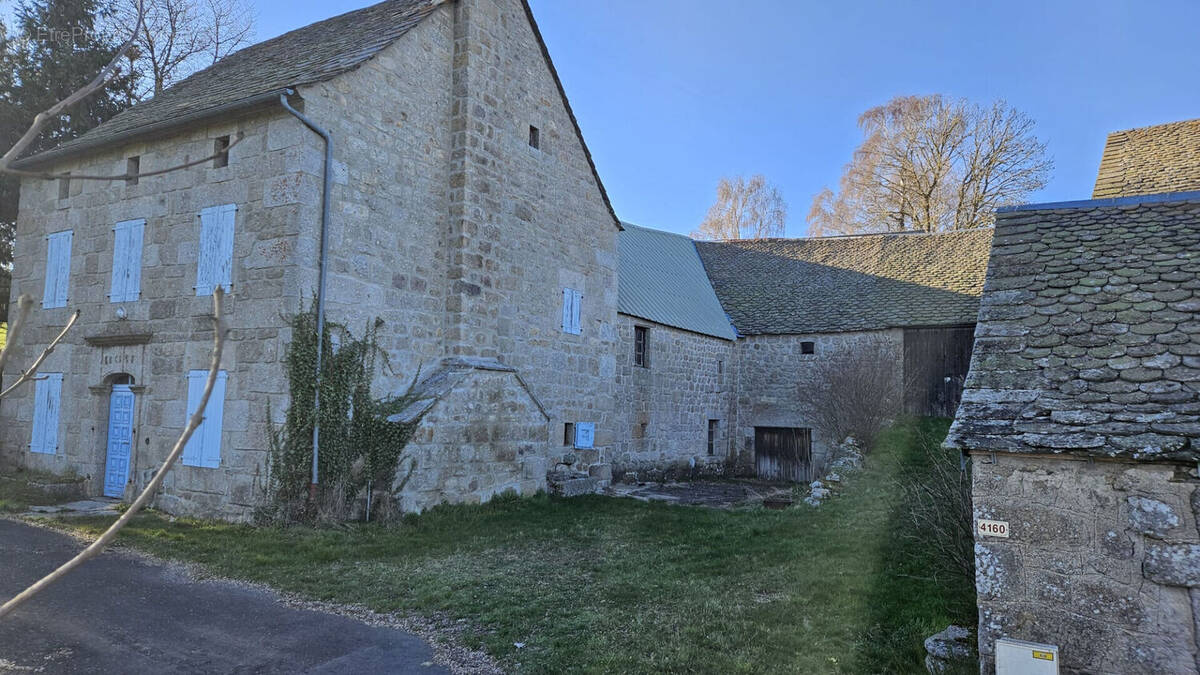 Maison à LA FAGE-MONTIVERNOUX