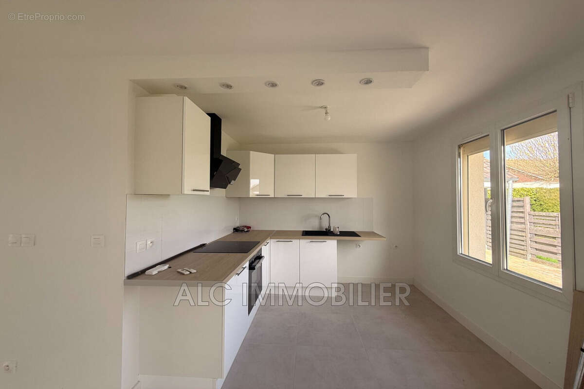 Maison à CHAMPFLEUR