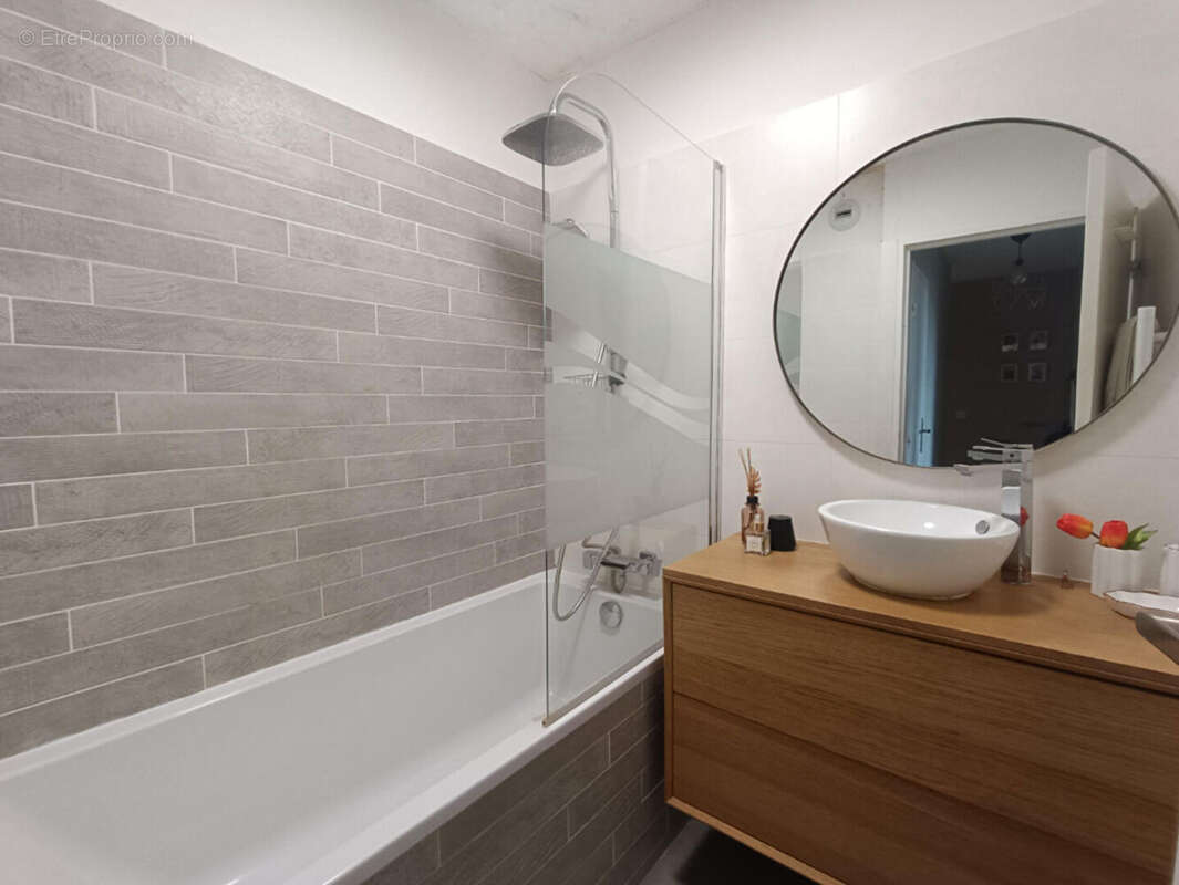 Appartement à FONTENAY-LE-FLEURY