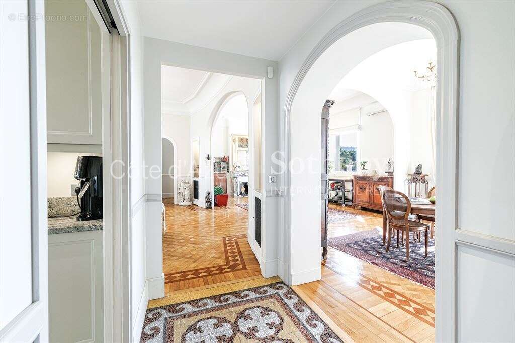 Appartement bourgeois dernier étage avec 5 chambres Nice Carabacel - photo 14