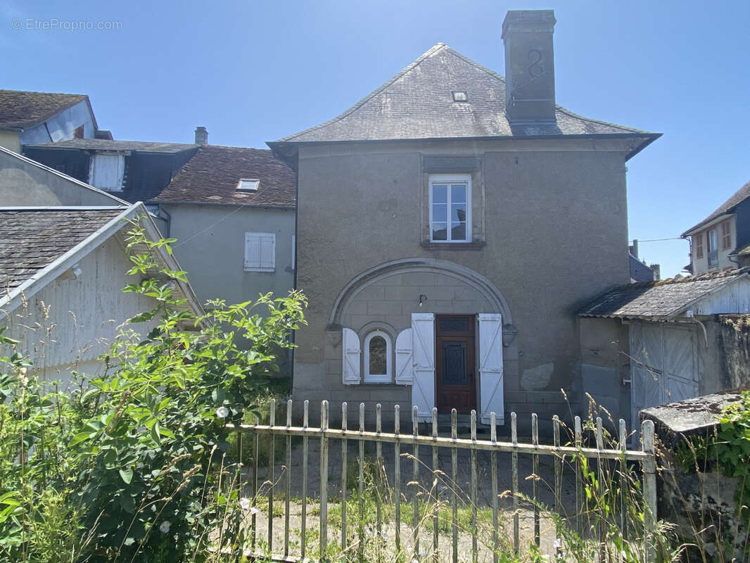 Maison à LUBERSAC
