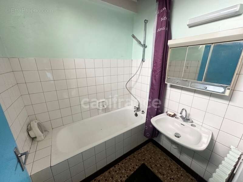 Maison à MAEL-CARHAIX