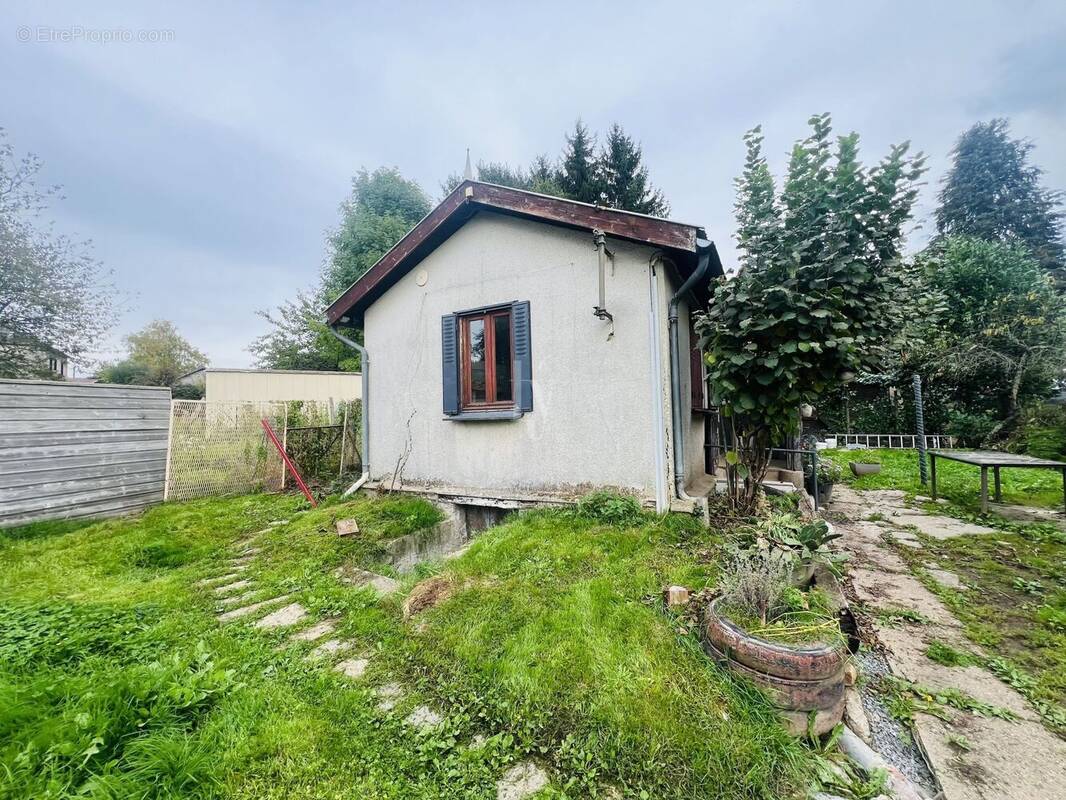 Maison à LA JONCHERE-SAINT-MAURICE