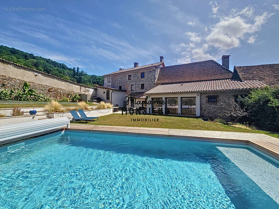 Maison à LA TOUR-DU-PIN