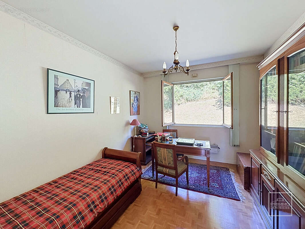 SAINT DIDIER AU MONT D'OR, Maison de 182 m² au calme avec beau potentiel - photo 8