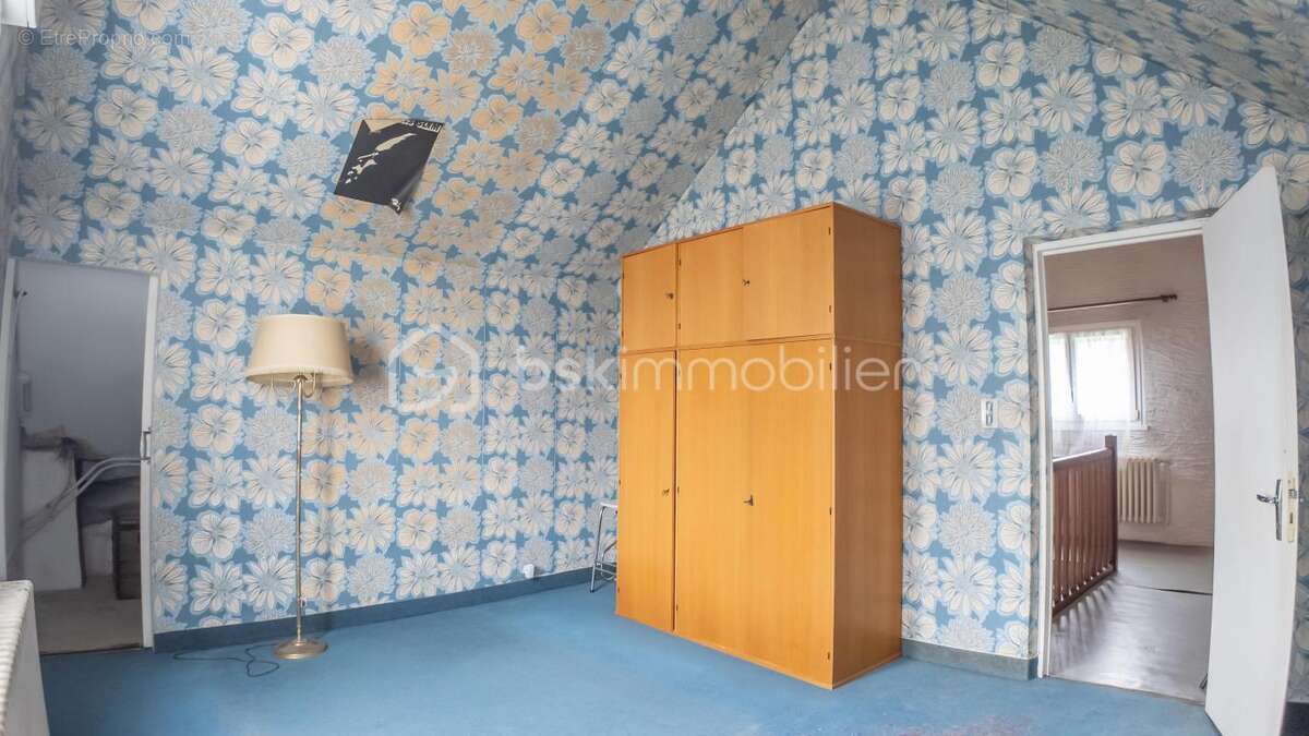 Charmante maison de caractère avec son agréable terrain, sa grande cave (et chaufferie) dans un quartier prisé et recherché de l - photo 25