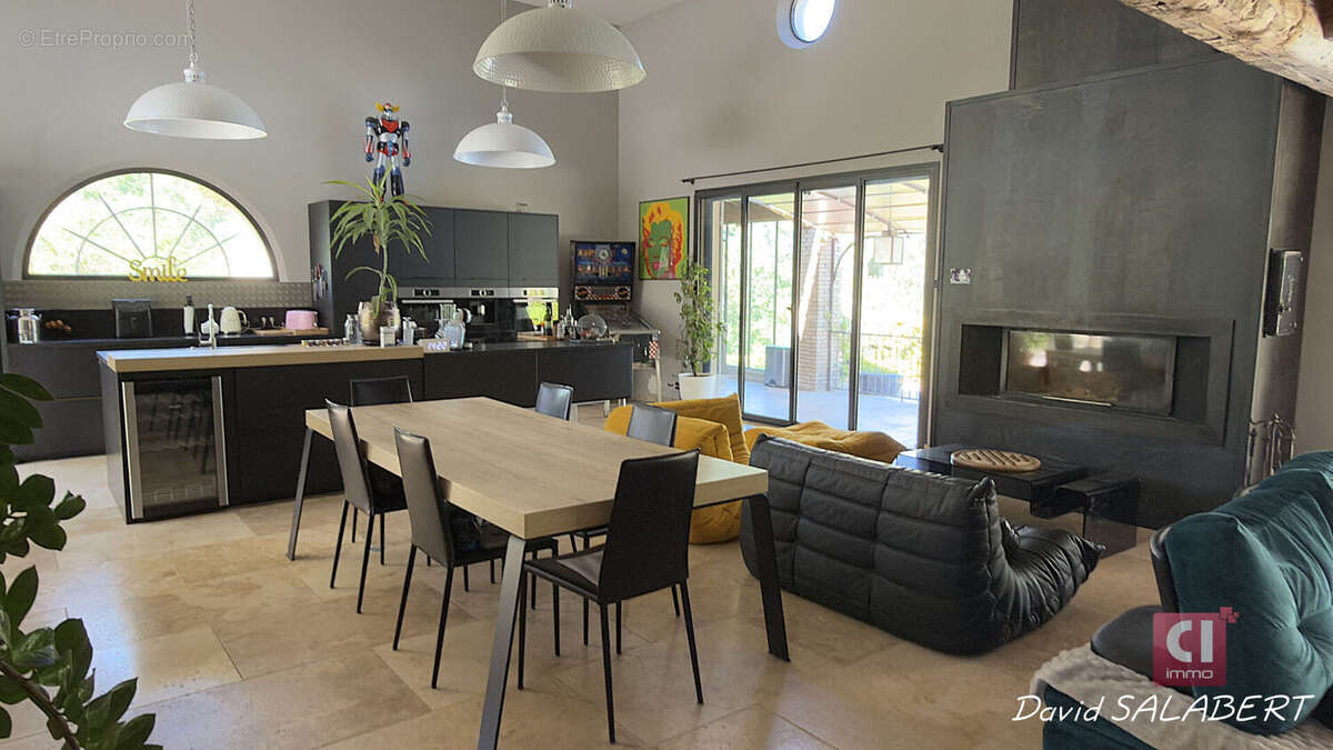Le Thoronet - Propriété de 195 m² avec vaste réception, dépendance et sous-sol - photo 5